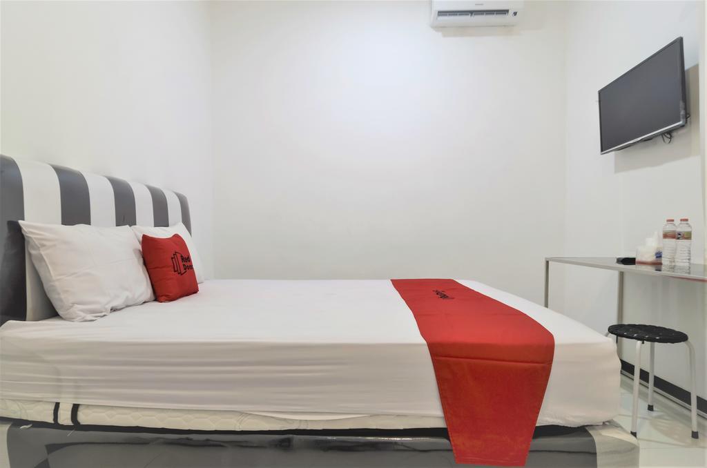 Reddoorz Near Poncol Station Hotel เซอมารัง ภายนอก รูปภาพ