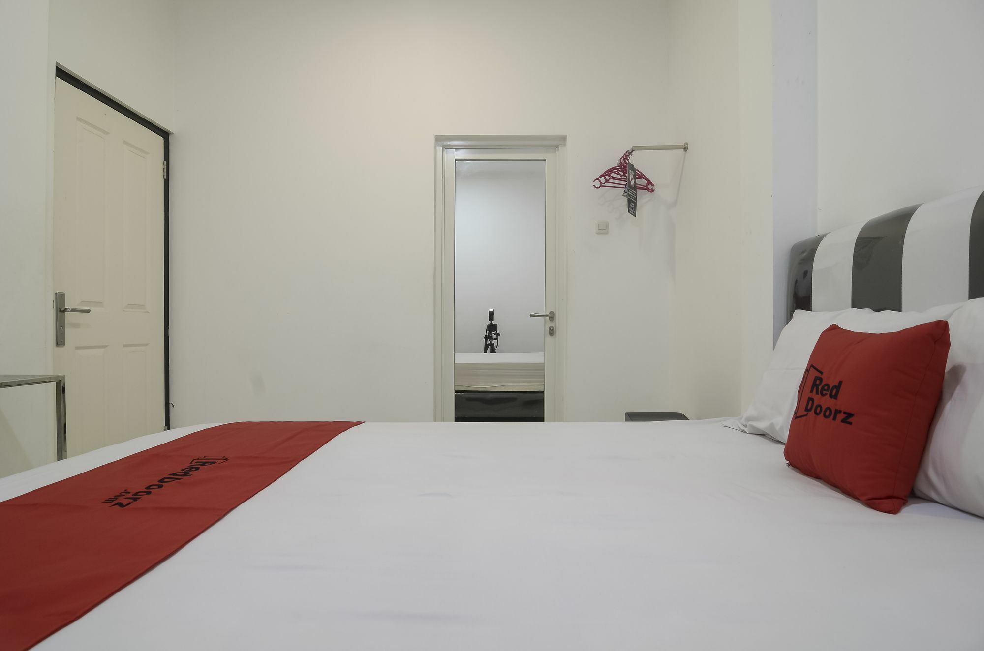 Reddoorz Near Poncol Station Hotel เซอมารัง ภายนอก รูปภาพ