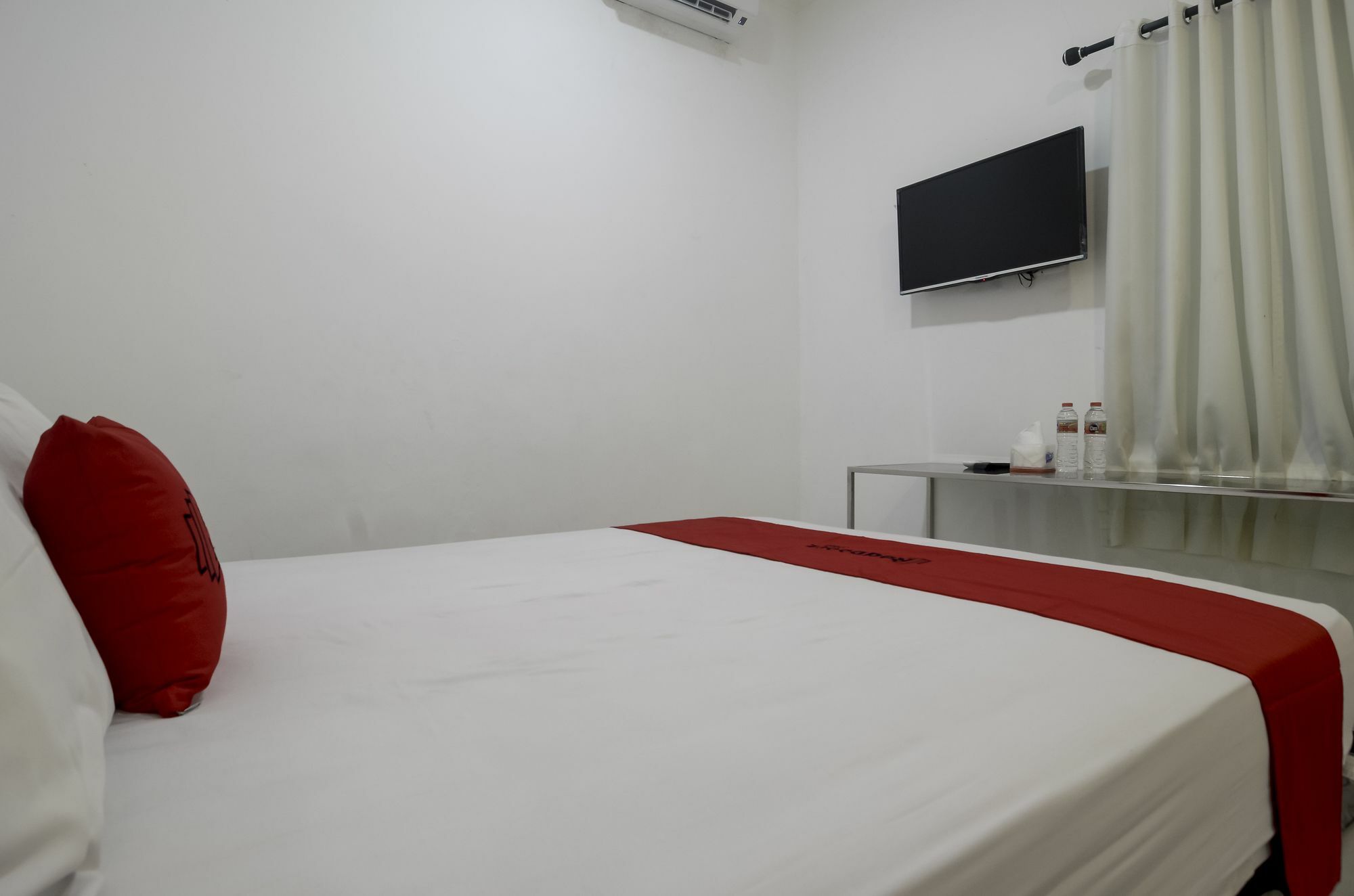 Reddoorz Near Poncol Station Hotel เซอมารัง ภายนอก รูปภาพ